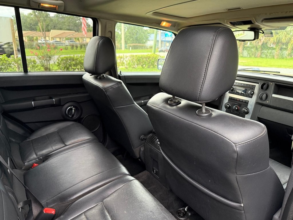 2009 Jeep Commander Image 16