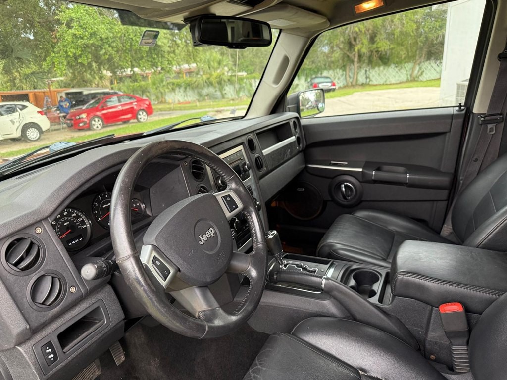 2009 Jeep Commander Image 28