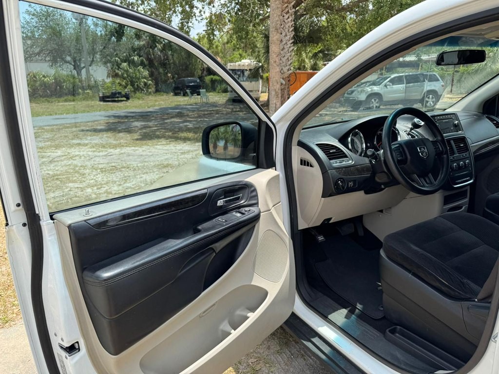 2015 Dodge Grand Caravan Image 8