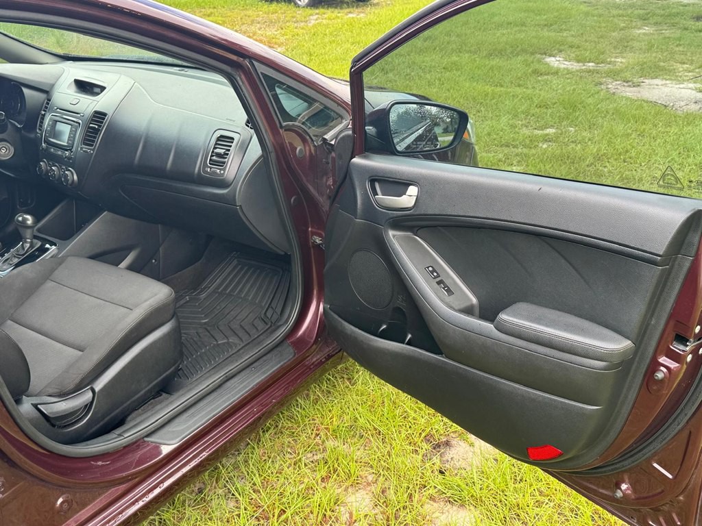 2018 Kia Forte Image 19