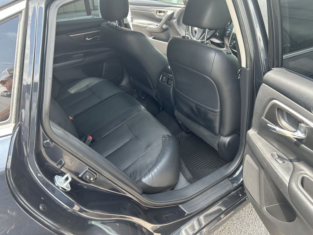 2014 Nissan Altima Image 10