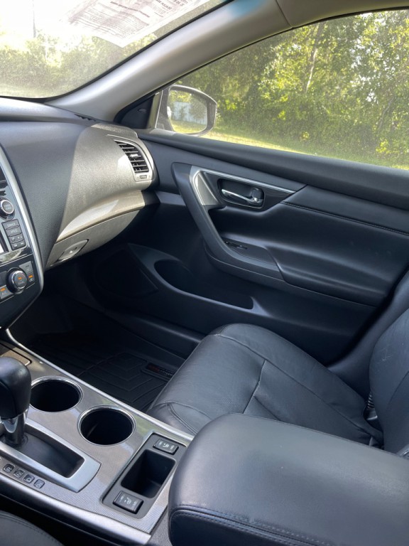 2014 Nissan Altima Image 24