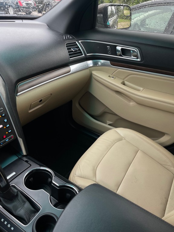 2016 Ford Explorer Image 8
