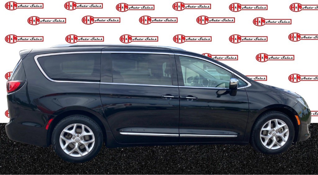 2020 Chrysler Pacifica Image 2