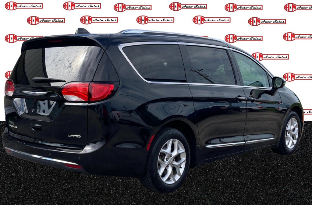 2020 Chrysler Pacifica Image 3
