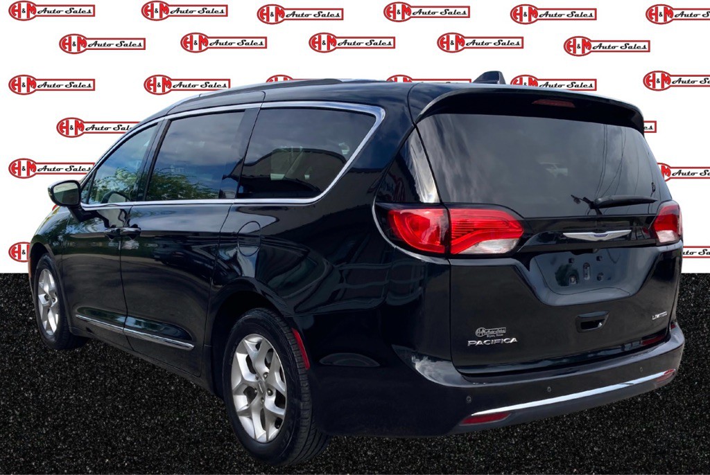 2020 Chrysler Pacifica Image 4