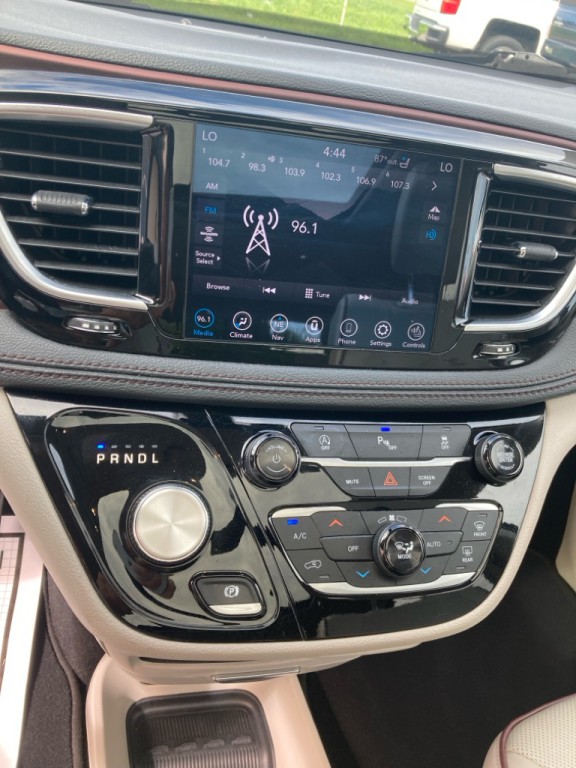 2020 Chrysler Pacifica Image 7