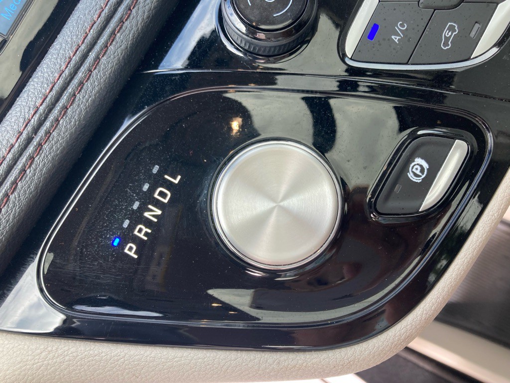 2020 Chrysler Pacifica Image 9