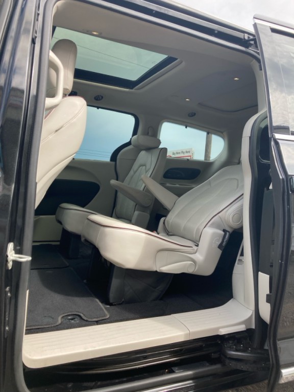 2020 Chrysler Pacifica Image 16