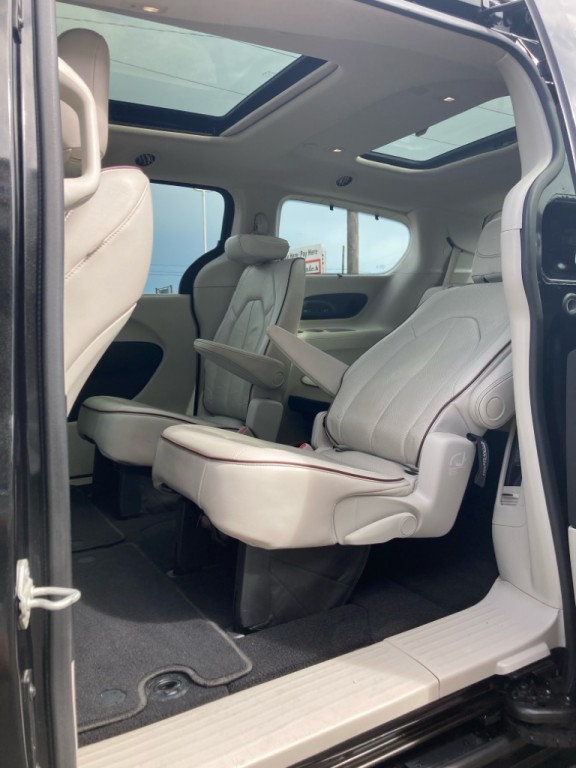 2020 Chrysler Pacifica Image 17