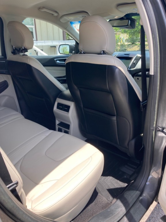 2018 Ford Edge Image 12