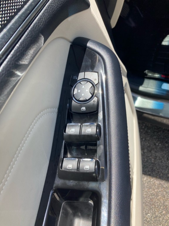 2018 Ford Edge Image 15