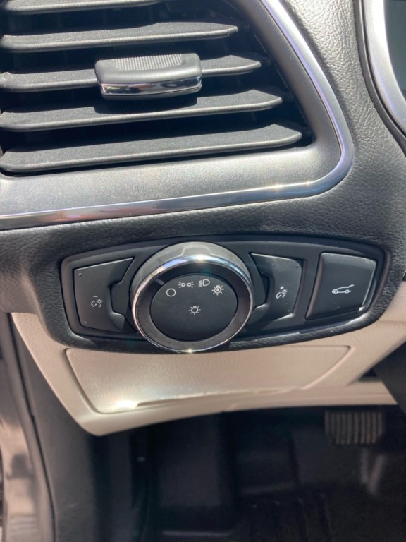 2018 Ford Edge Image 18