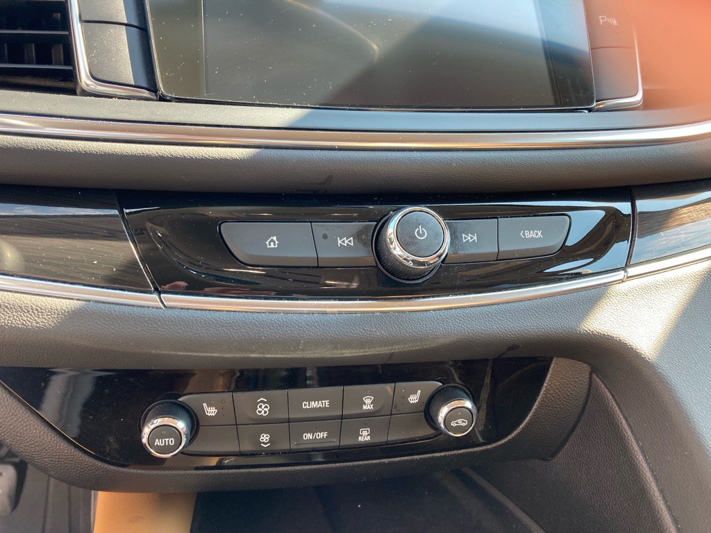 2018 Buick Enclave Image 24