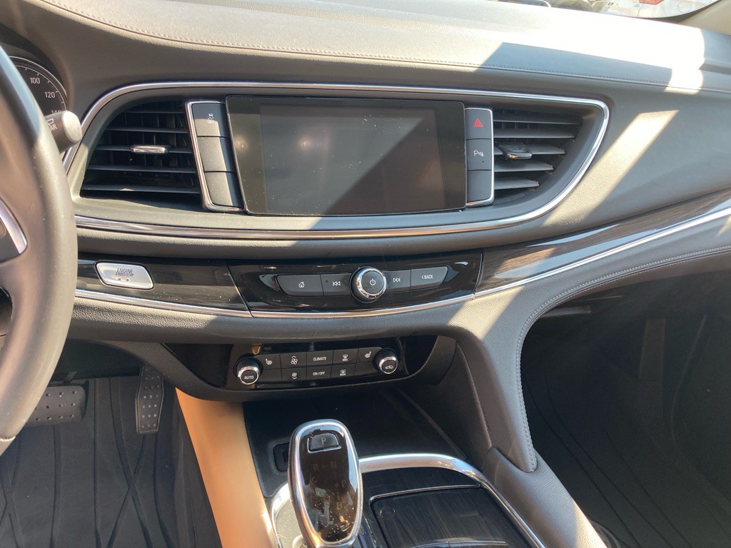 2018 Buick Enclave Image 25