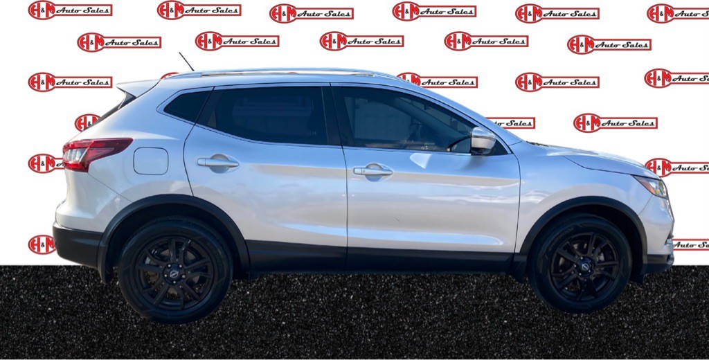 2020 Nissan Rogue Image 2
