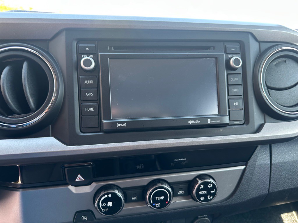 2018 Toyota Tacoma Image 9