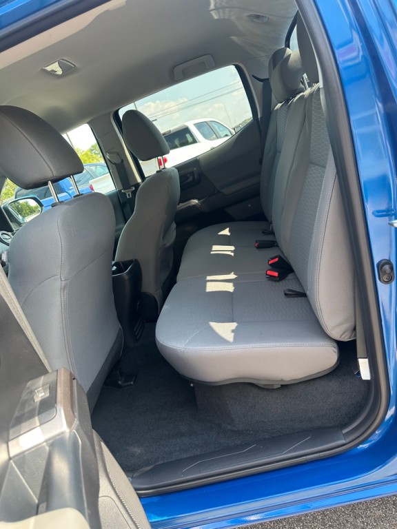 2018 Toyota Tacoma Image 18