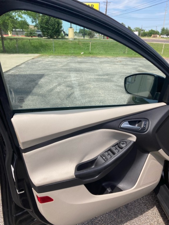 2015 Ford Focus Image 7