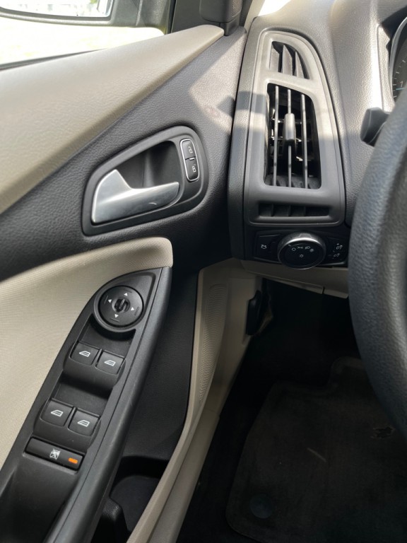 2015 Ford Focus Image 19