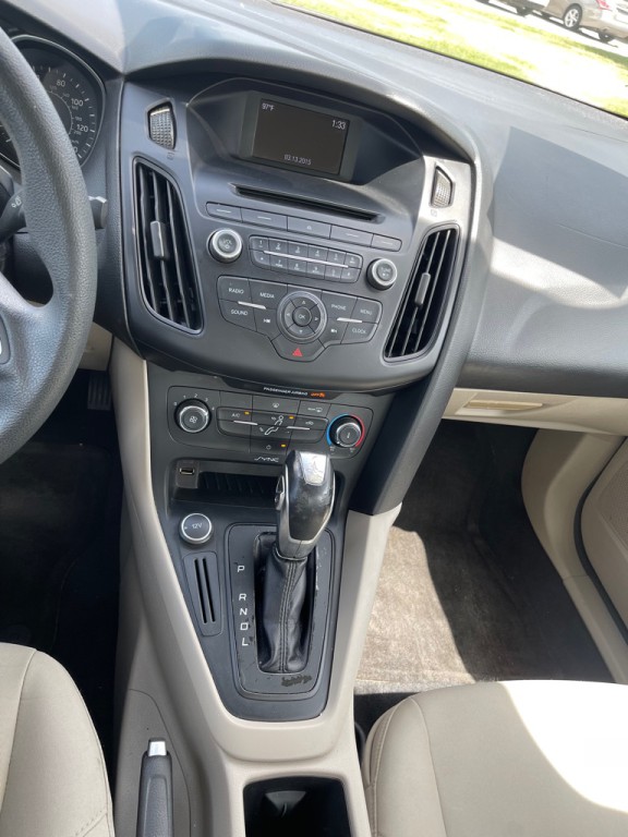 2015 Ford Focus Image 24