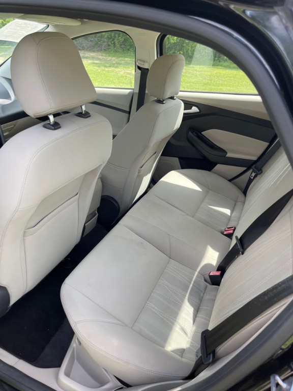 2015 Ford Focus Image 25