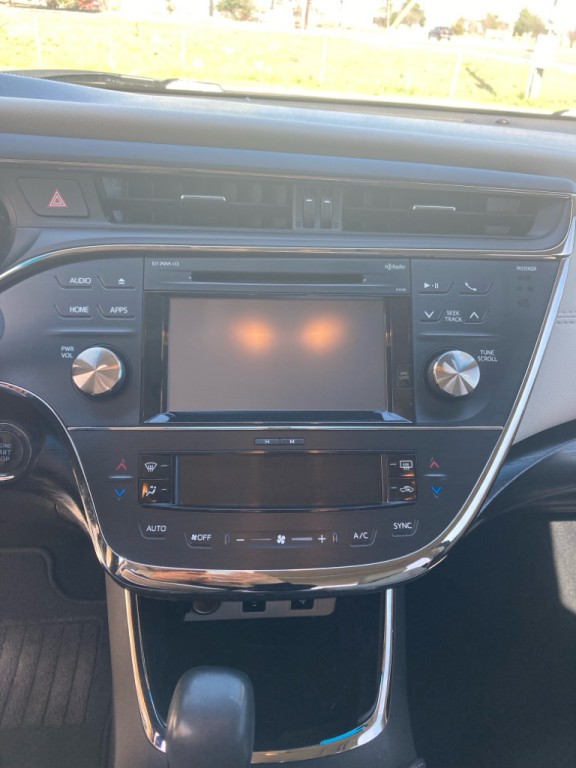 2016 Toyota Avalon Image 6