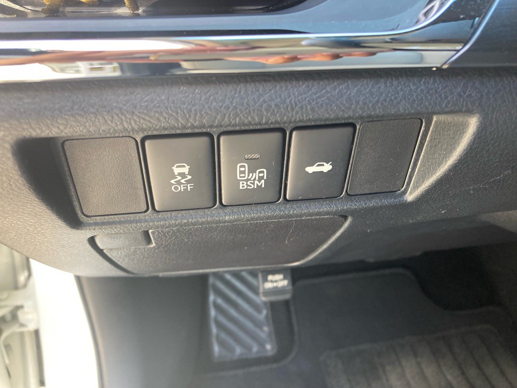 2016 Toyota Avalon Image 11