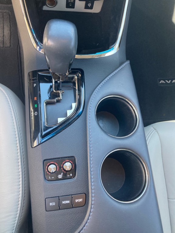 2016 Toyota Avalon Image 12