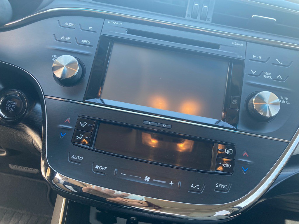 2016 Toyota Avalon Image 13