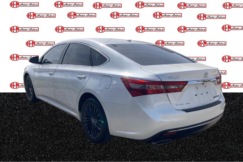 2016 Toyota Avalon Image 17