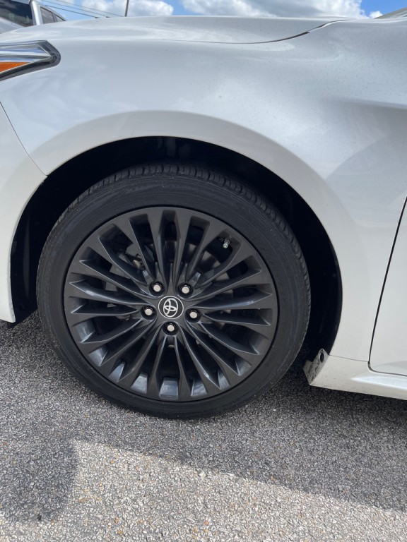 2016 Toyota Avalon Image 21