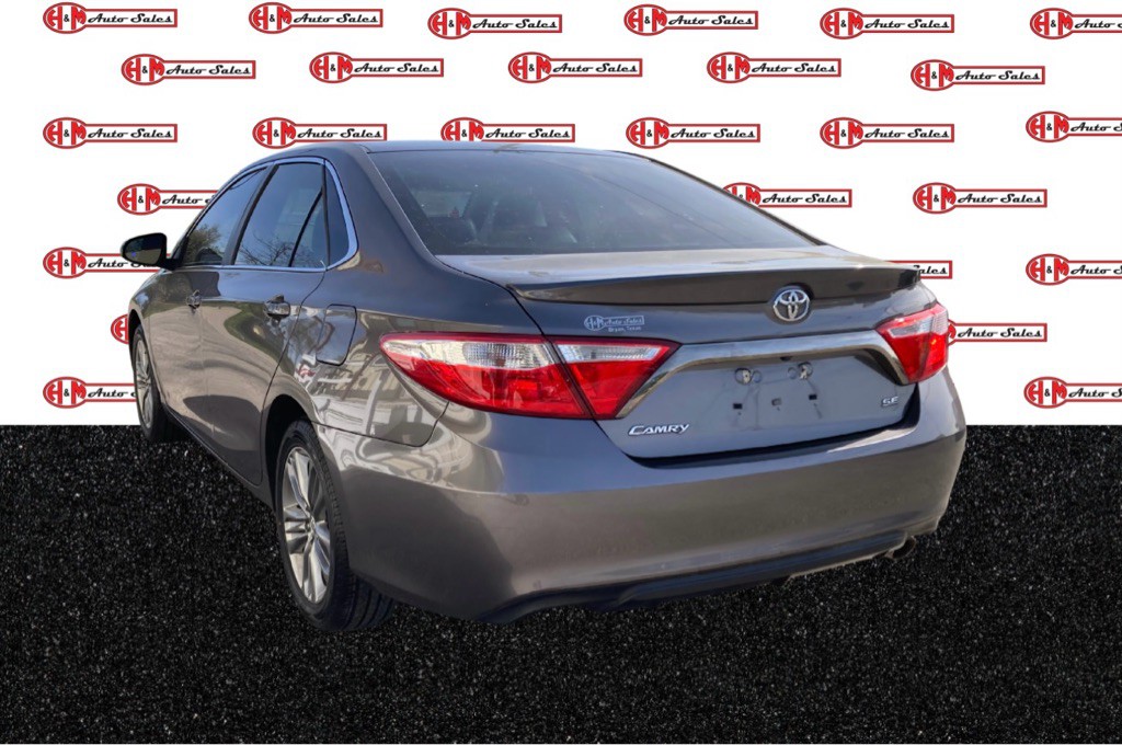 2017 Toyota Camry Image 4