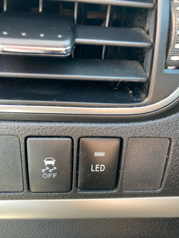 2017 Toyota Camry Image 11