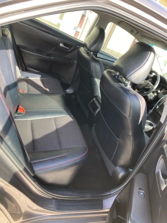 2017 Toyota Camry Image 13