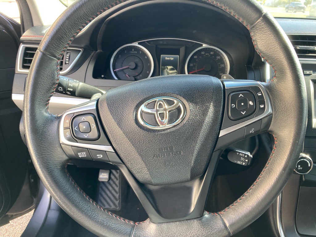 2017 Toyota Camry Image 14