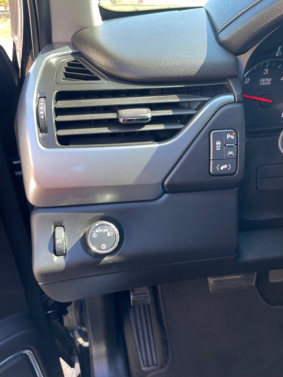 2017 Chevrolet Tahoe Image 12