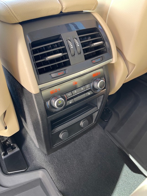 2017 Chevrolet Tahoe Image 21