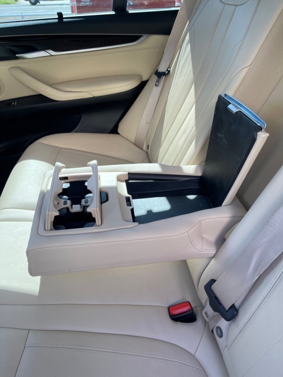 2017 Chevrolet Tahoe Image 29