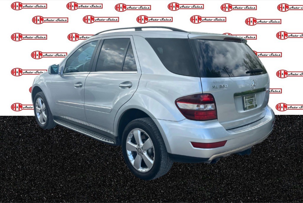 2011 Mercedes-Benz M-Class Image 17