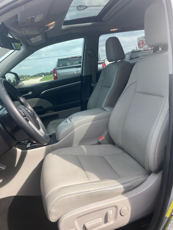 2018 Toyota Highlander Image 13
