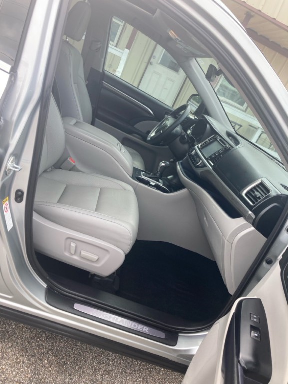 2018 Toyota Highlander Image 19