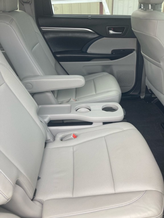 2018 Toyota Highlander Image 21