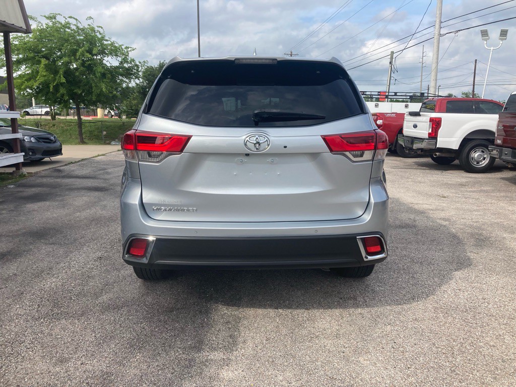 2018 Toyota Highlander Image 23