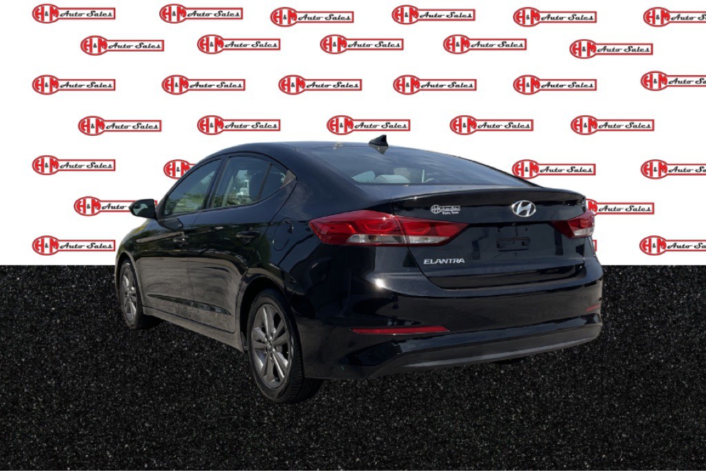 2017 Hyundai Elantra Image 5