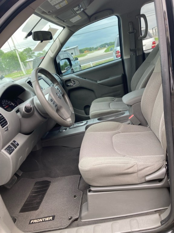 2021 Nissan Frontier Image 10