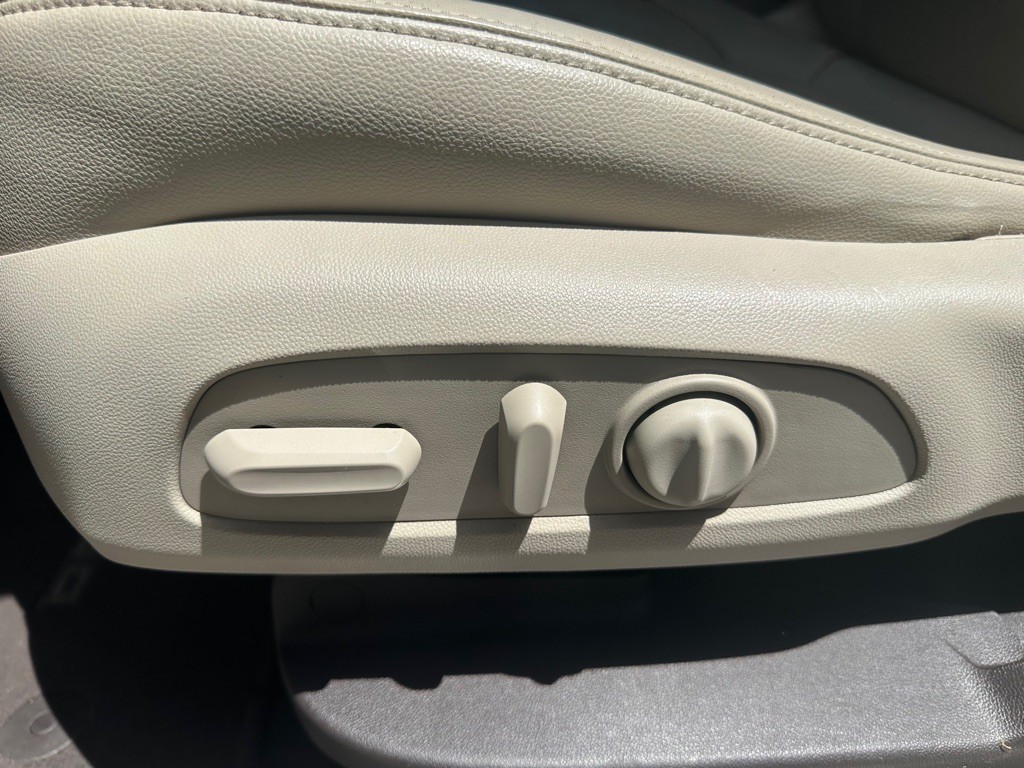 2019 GMC Acadia Image 16