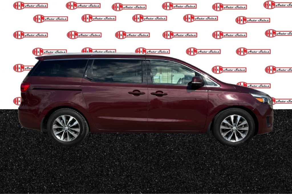 2016 Kia Sedona Image 2