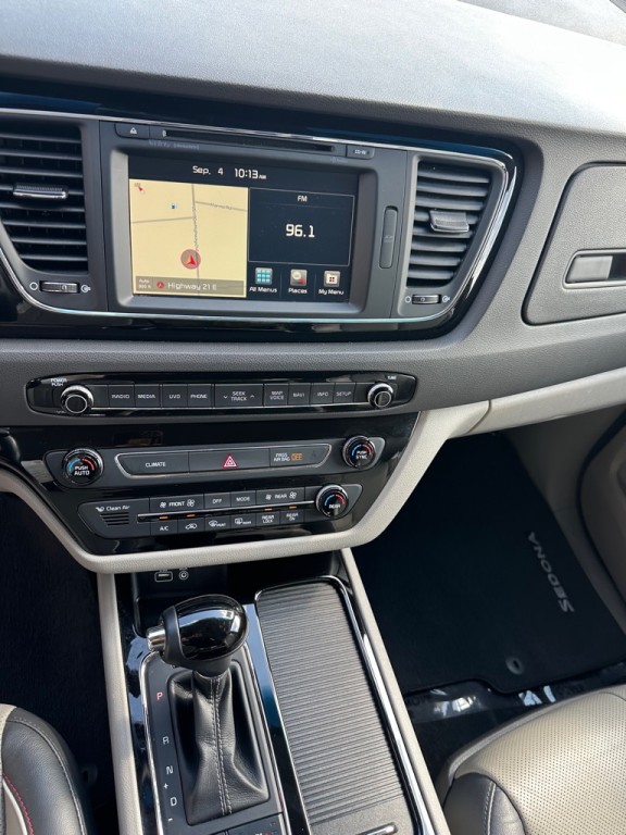 2016 Kia Sedona Image 11