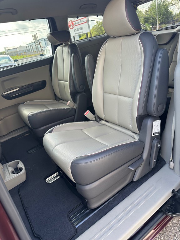 2016 Kia Sedona Image 14